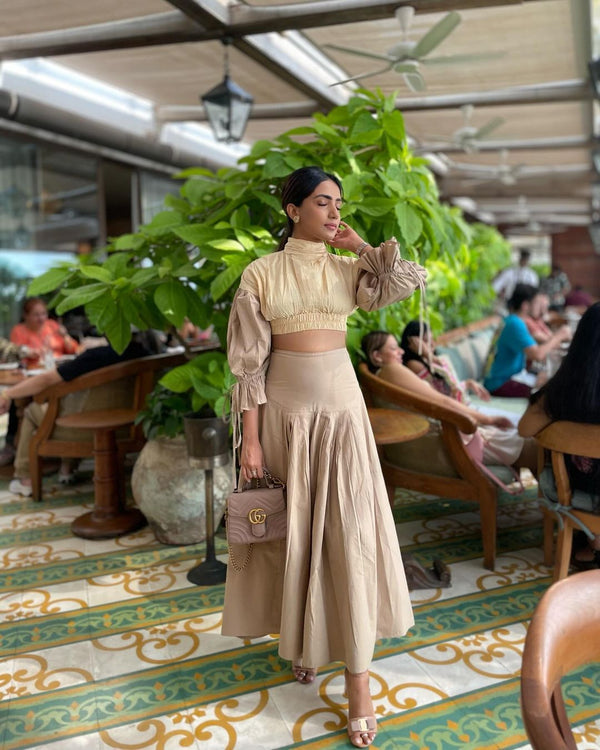 sundowner party dresses Sundowner Party Outfits: Golden-Hour Rooftop Style in a Champagne Midi Dress Read more: https://fashion-note.me/sundowner-party-outfits-for-golden-hour-glamour/ Glow into golden hour with sundowner party outfits that feel chic and effortless. A